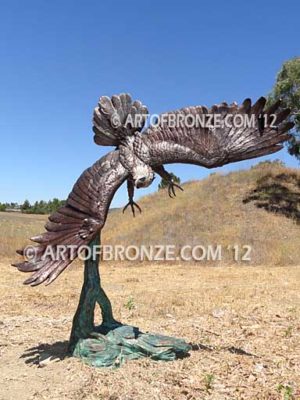 Vantage Point bronze sculpture of eagle monument for public park or mascot