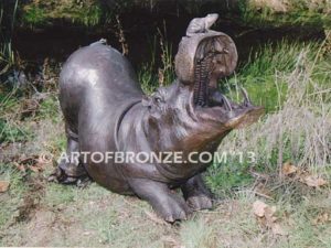 Hippo & Frog Outdoor heroic bronze African hippo statue for outdoor display