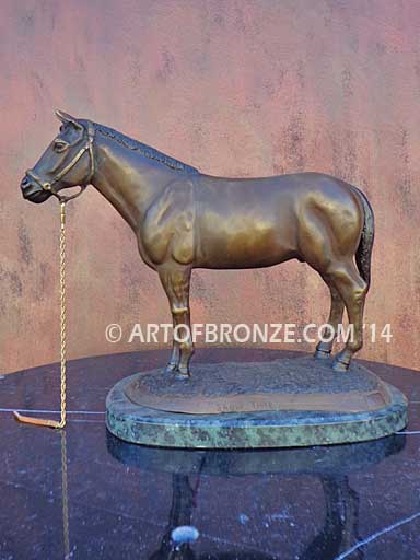 Show Time sculpture of standing horse attached to marble base for indoor home or office display