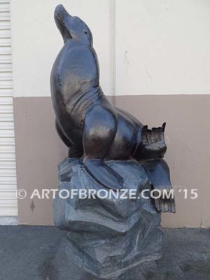 Beach Master bronze sea lion mascot sculpture for zoo, university or school
