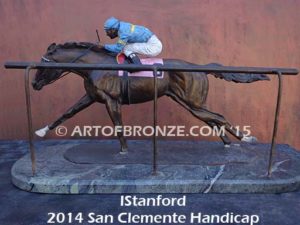 For the Roses sculpture of Breeders cup winner Spendthrift statue