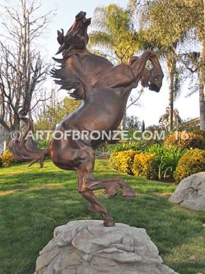 Rampant Stallion outdoor monumental sculpture of reared horse inspired after Ferrari symbol