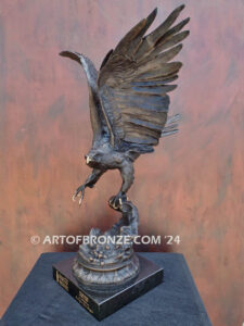 Eagle Award flying eagle bronze sculpture corporate award for Coca Cola on laser engraved base