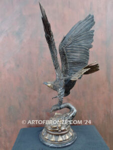 Eagle flying eagle bronze sculpture after Jules Moigniez or award