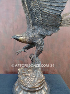 Eagle flying eagle bronze sculpture after Jules Moigniez or award
