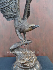 Eagle flying eagle bronze sculpture after Jules Moigniez or award