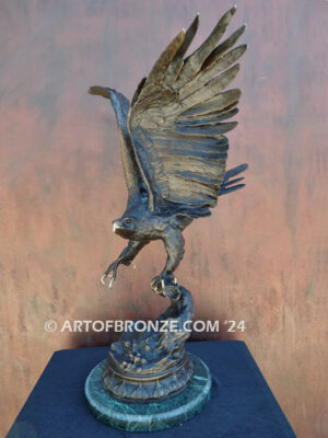 Eagle flying eagle bronze sculpture after Jules Moigniez or award