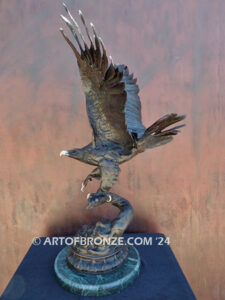 Eagle flying eagle bronze sculpture after Jules Moigniez or award
