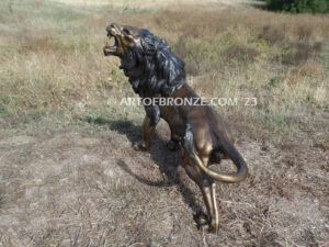 Fearless lost wax high quality bronze statue outdoor standing lion with head raised in roar