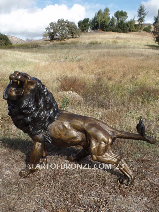 Fearless lost wax high quality bronze statue outdoor standing lion with head raised in roar