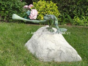 Frog Legs sculpture of green frog cast into bronze for outdoor and garden display