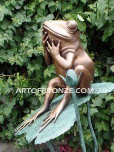 Love is in the Air frogs, toads and amphibians custom cast bronze foundry artworks