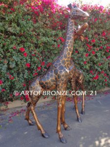 Neck and Neck lost wax high quality bronze cast outdoor standing giraffe family