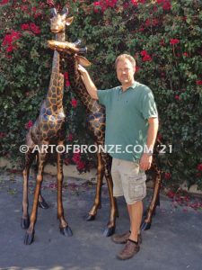 Neck and Neck lost wax high quality bronze cast outdoor standing giraffe family