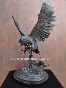 Owl French sculptor Moigniez flying owl bronze statue for art collector