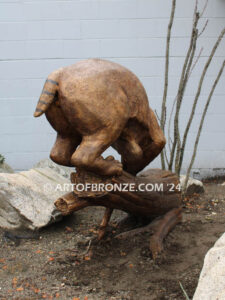Eyes on You high-quality bronze statue outdoor bobcat statue for public display