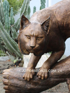 Eyes on You high-quality bronze statue outdoor bobcat statue for public display