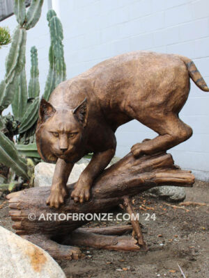 Eyes on You high-quality bronze statue outdoor bobcat statue for public display