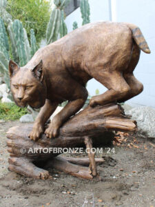 Eyes on You high-quality bronze statue outdoor bobcat statue for public display