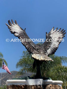 Thunder and Lightning bronze sculpture of eagle monument for public tree
