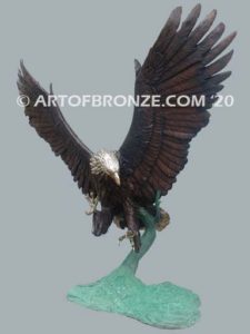 Thunder and Lightning bronze sculpture of eagle monument for public tree
