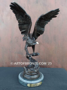 Eagle flying eagle bronze sculpture after Jules Moigniez or award