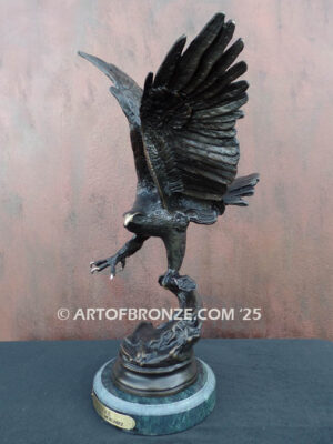 Eagle flying eagle bronze sculpture after Jules Moigniez or award