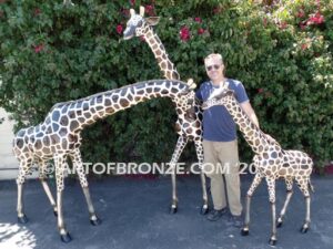 Giraffe lost wax high quality bronze cast outdoor standing giraffe family