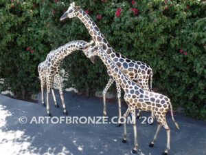 Giraffe lost wax high quality bronze cast outdoor standing giraffe family