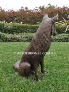 Alert bronze mascot fox sculpture for gallery, art in public places or school mascot
