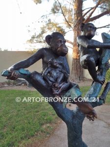 Hangin loose Family lost wax high quality bronze cast outdoor chimpanzees playing in tree