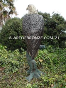 Overseer bronze sculpture of eagle monument for public display