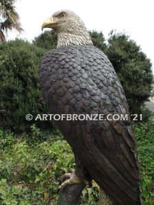Overseer bronze sculpture of eagle monument for public display