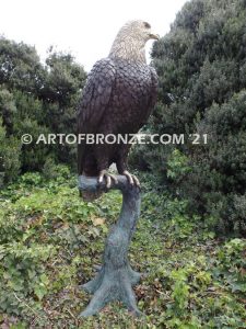 Overseer bronze sculpture of eagle monument for public display