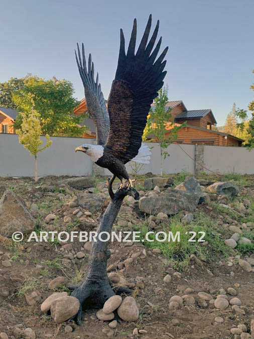 Lord of the Sky bronze sculpture of eagle monument for school, commercial property or residence