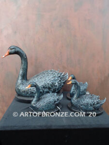 Black Swan and cygnets bronze sculpture artwork for indoor decoration