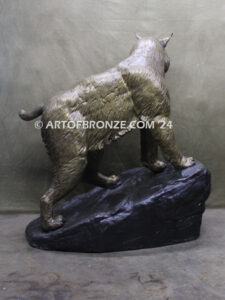 Bobcat Guardian high-quality bronze sculpture mascot outdoor bobcat statue for public display