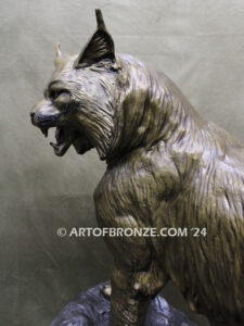 Bobcat Guardian high-quality bronze sculpture mascot outdoor bobcat statue for public display