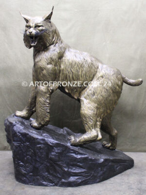 Bobcat Guardian high-quality bronze sculpture mascot outdoor bobcat statue for public display