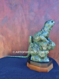 Mountain Boomer high quality bronze cast indoor iguana statue
